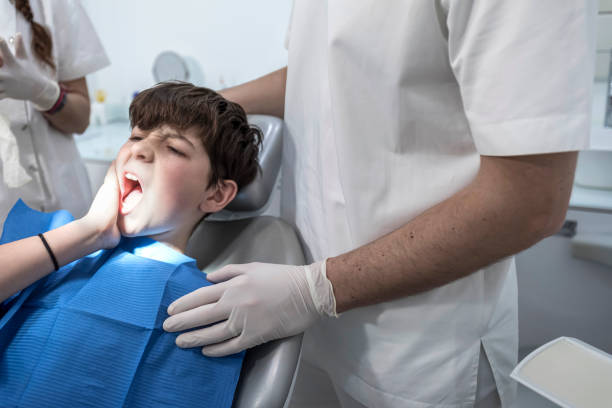 Best Emergency Tooth Extraction in River Oaks, TX